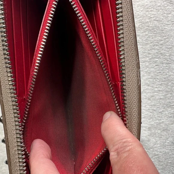 Christian Louboutin Beige Panettone Wallet with Silver Spikes - Picture 14 of 14